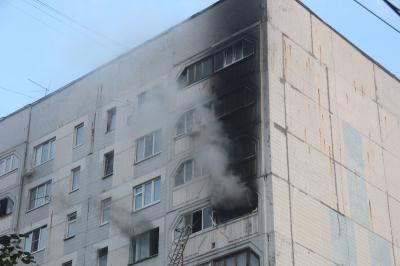 На улице Шевченко в Рязани горят квартиры в многоквартирном жилом доме